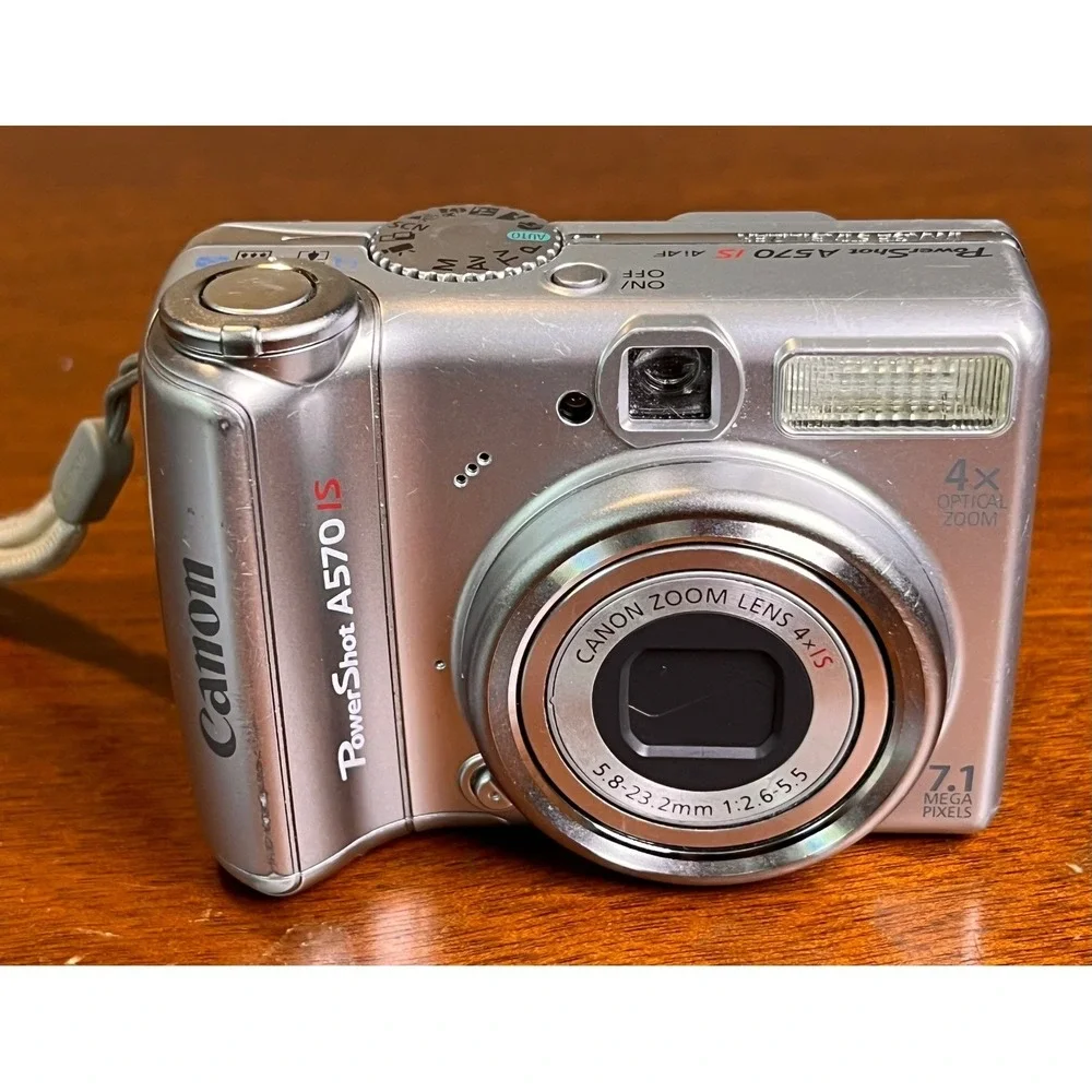 Canon PowerShot A570 IS 7.1MP Digital Camera w/Case